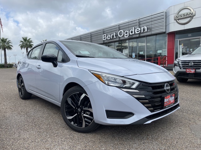 2025 Nissan Versa Sedan SR's photo