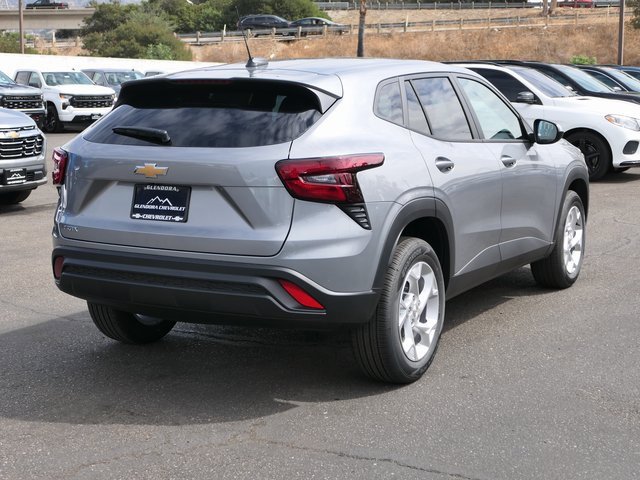 2026 Chevrolet Trax LS photo 2