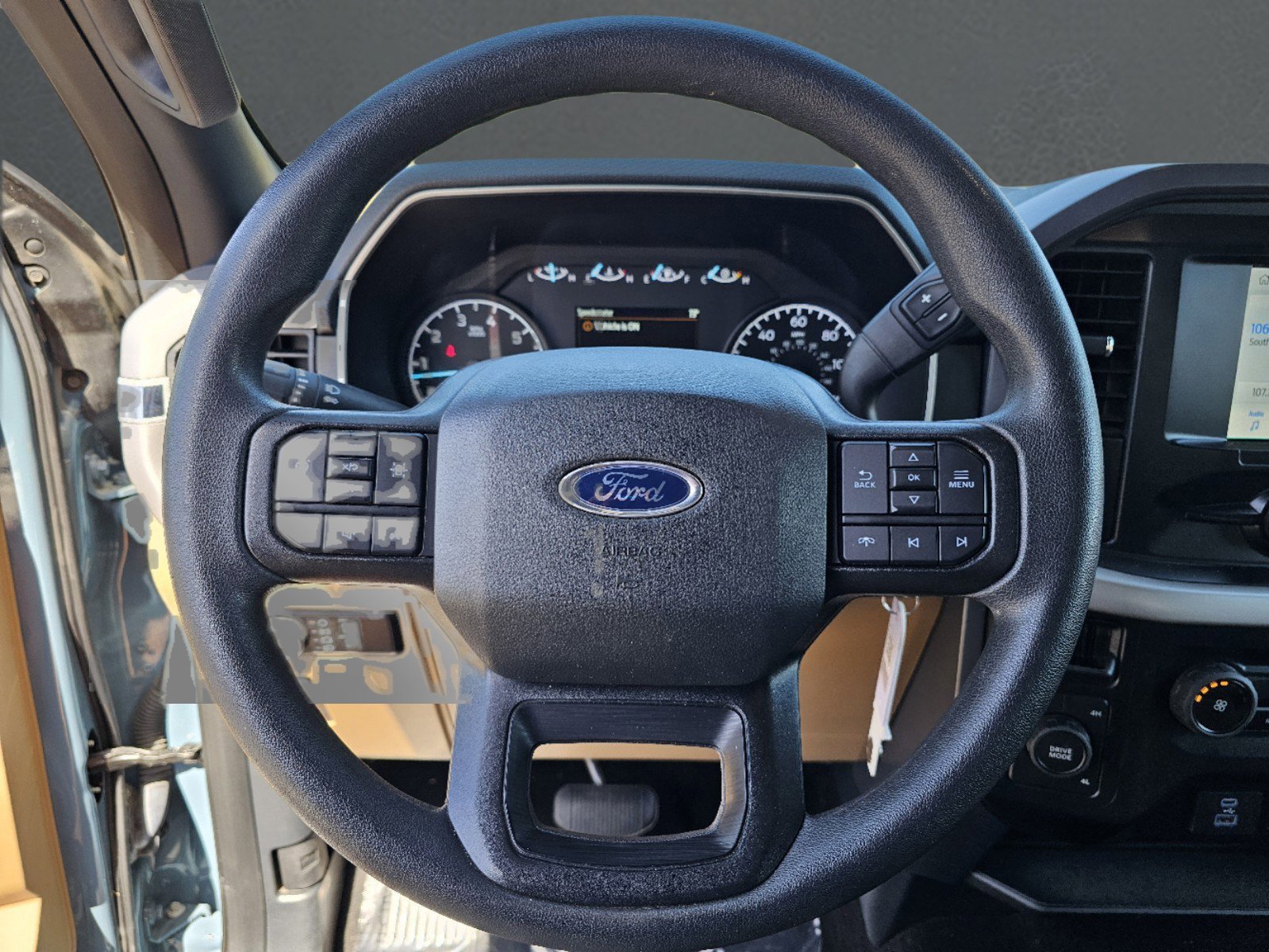 2023 Ford F-150 XLT photo 16