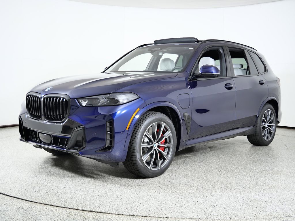 2026 BMW X5 50e's photo
