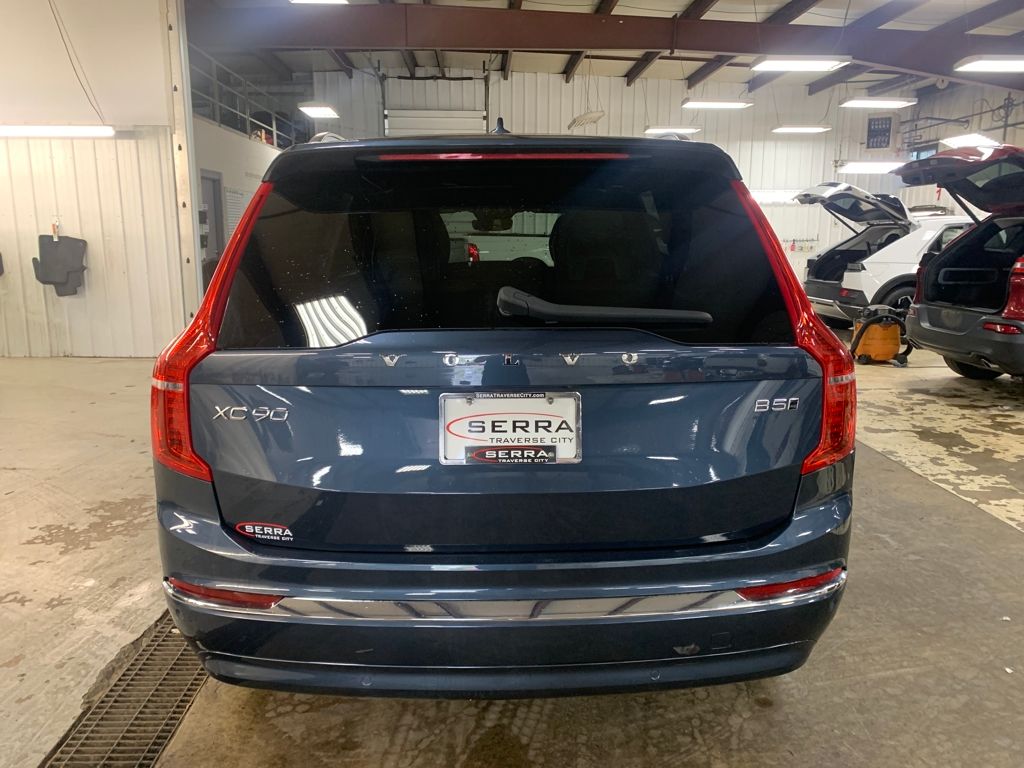 2024 Volvo XC90 B5 Plus photo 3