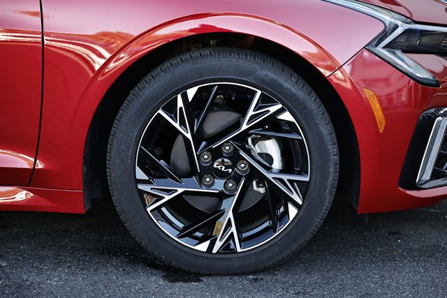 2025 Kia K5 GT-Line photo 3