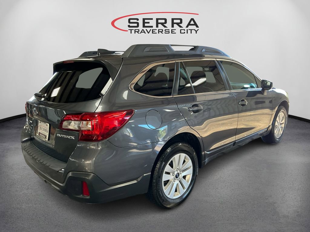2018 Subaru Outback 2.5i Premium photo 3