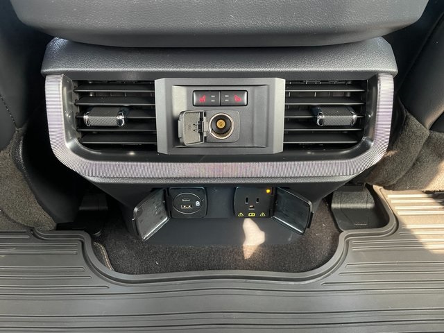 2022 Ford F-150 Platinum photo 12