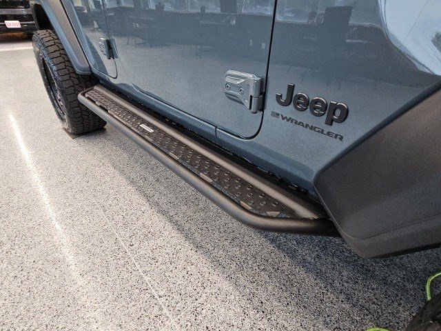 2025 Jeep Wrangler Sport S photo 3