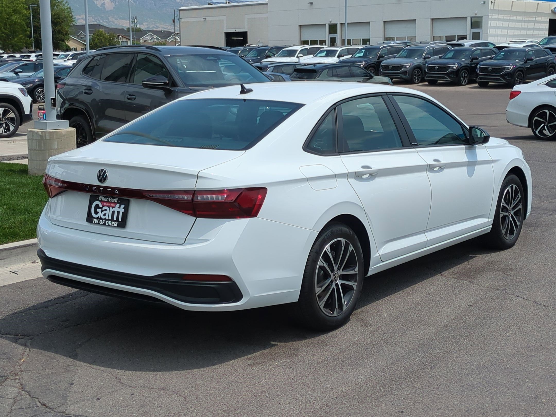 2025 Volkswagen Jetta Sport photo 3