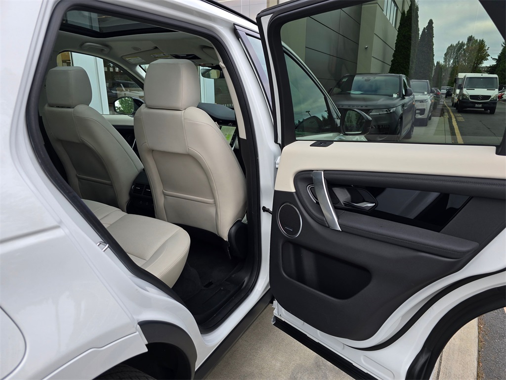 2024 Land Rover Discovery Sport S photo 27
