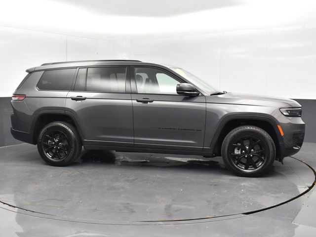 2024 Jeep Grand Cherokee Altitude photo 2