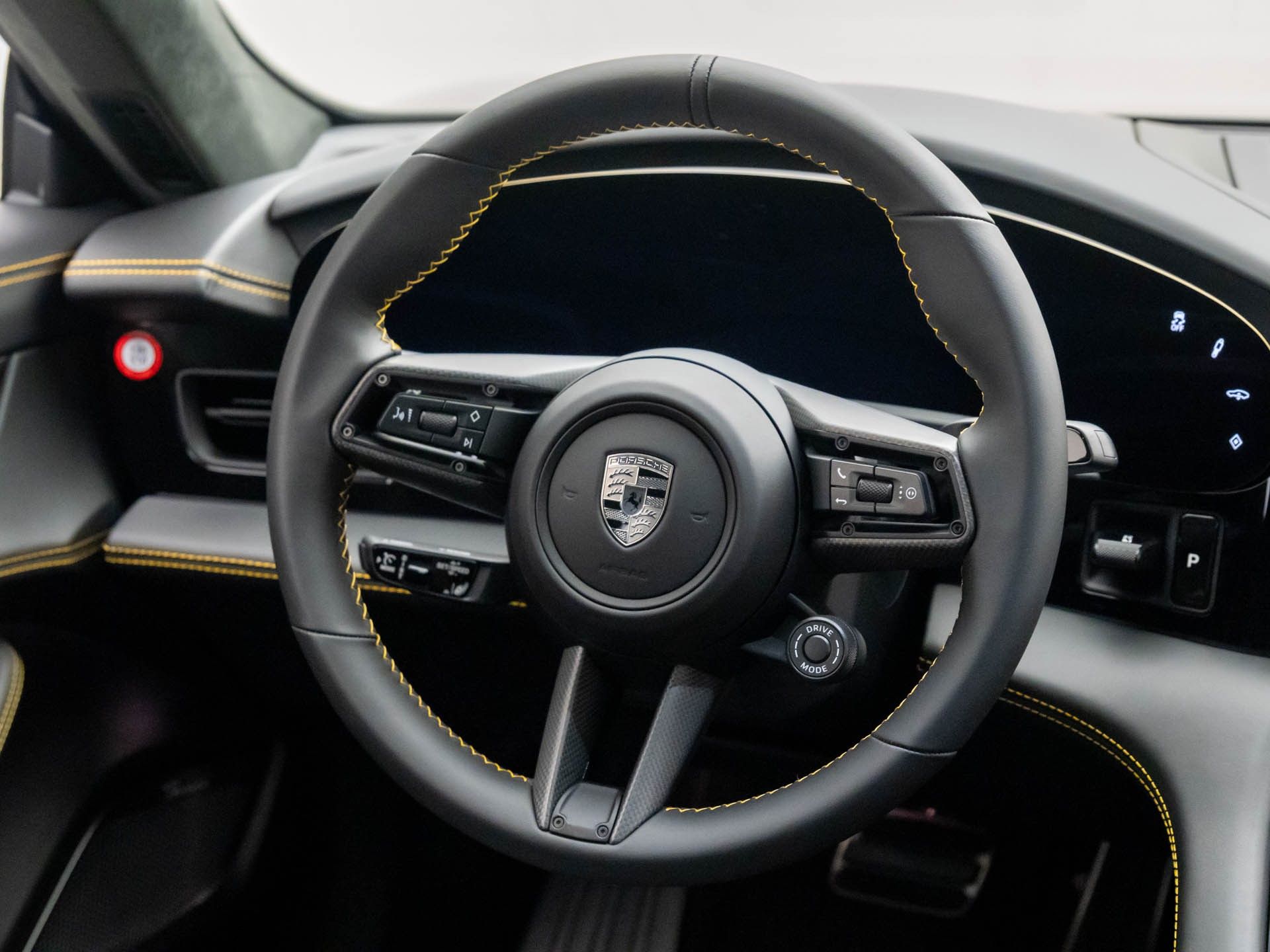 2025 Porsche Taycan Turbo S photo 11