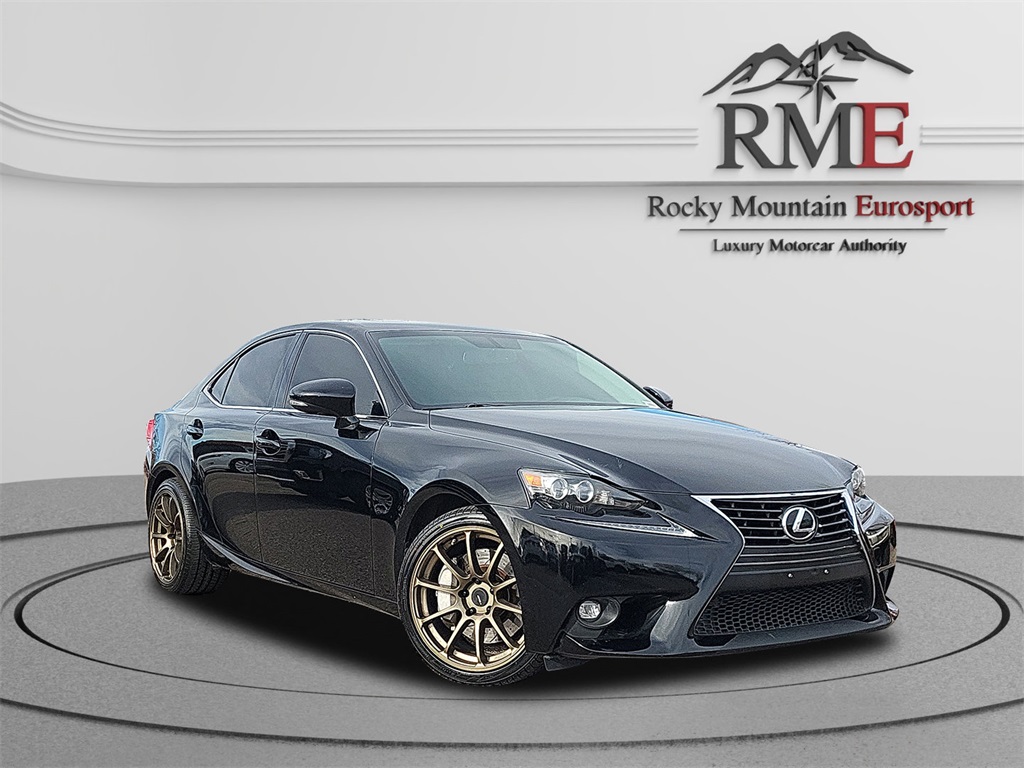 2016 Lexus IS 300's photo