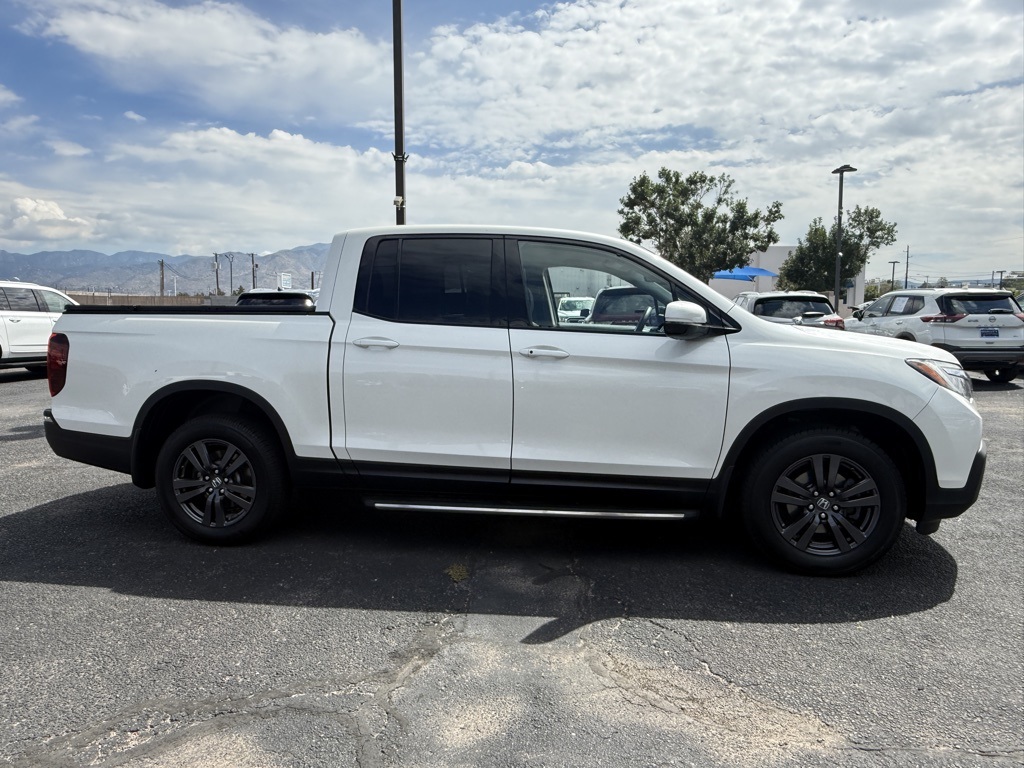 2019 Honda Ridgeline Sport photo 3