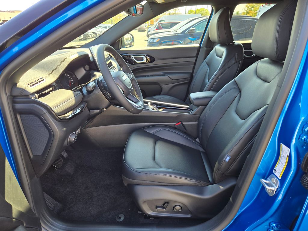 2026 Jeep Compass Limited photo 13