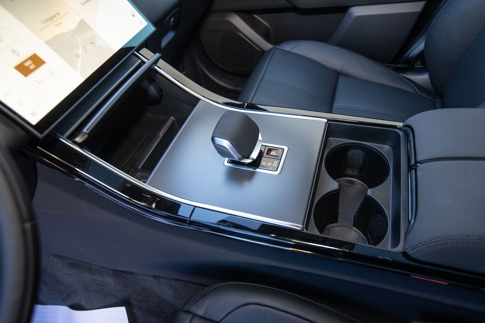 2025 Land Rover Range Rover Velar SE photo 17