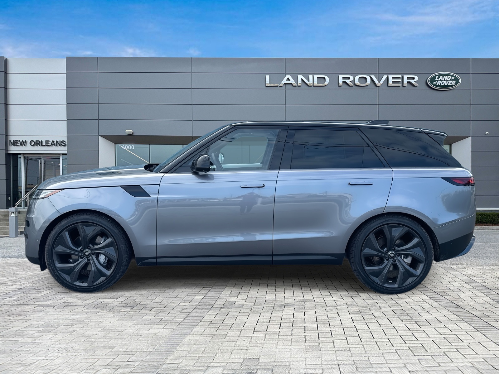 2024 Land Rover Range Rover Sport SE photo 2