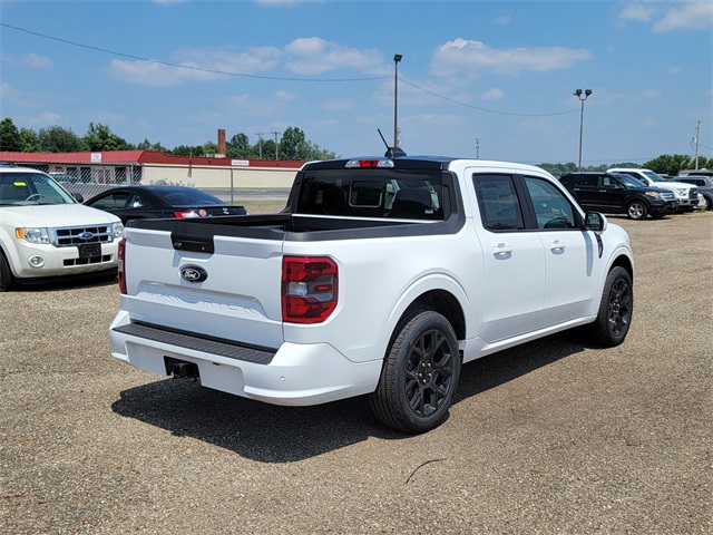 2025 Ford Maverick photo 2