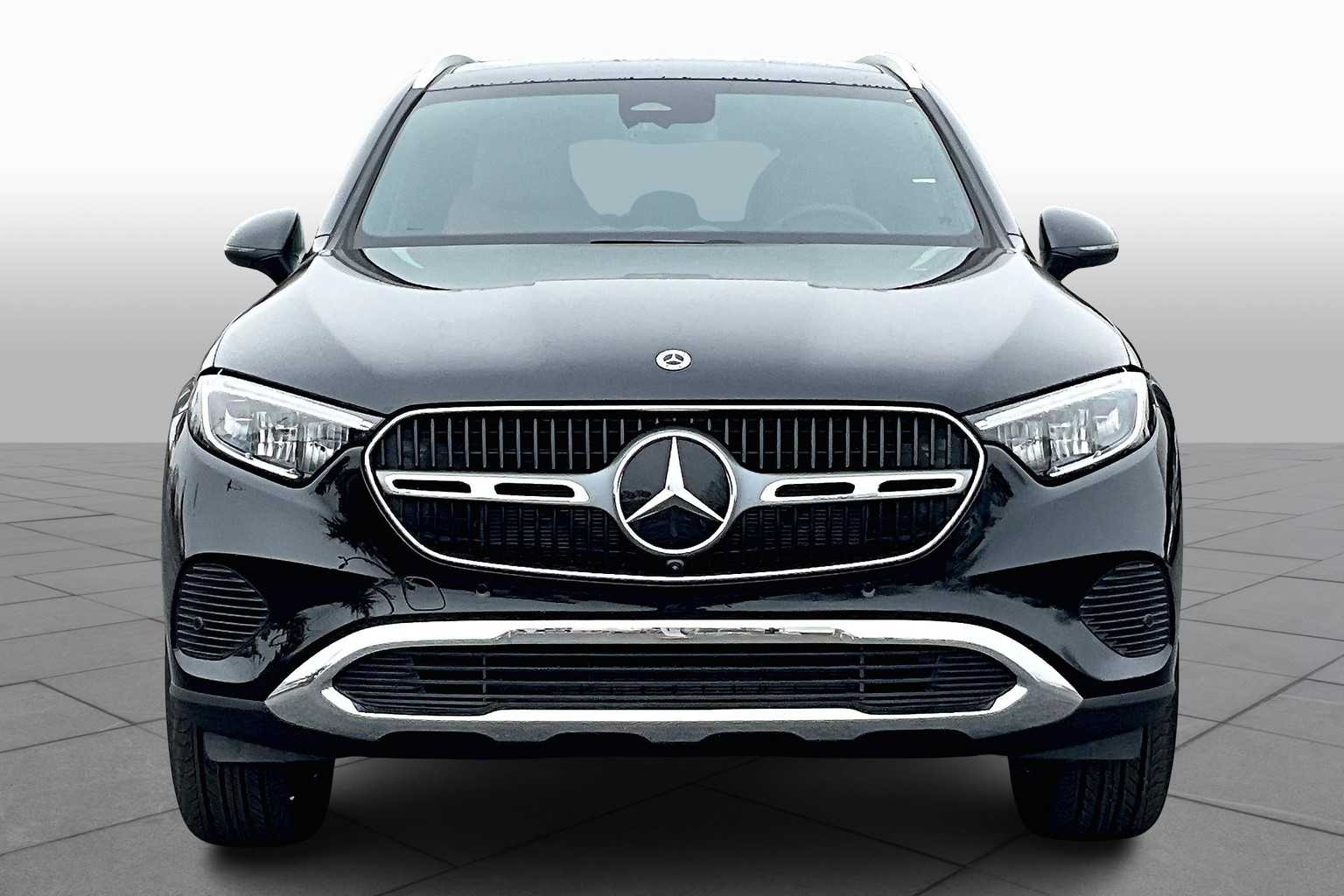2025 Mercedes Benz GLC 350e 4MATIC photo 3