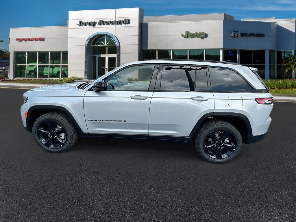 2025 Jeep Grand Cherokee Limited photo 4