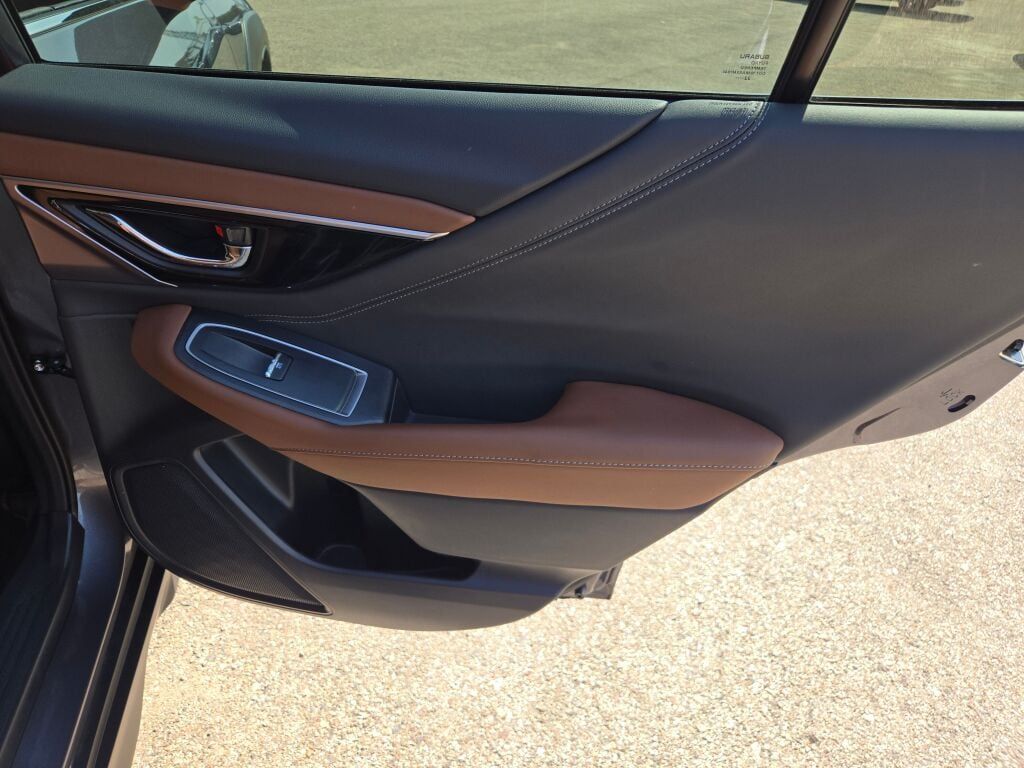 2023 Subaru Outback Touring photo 6