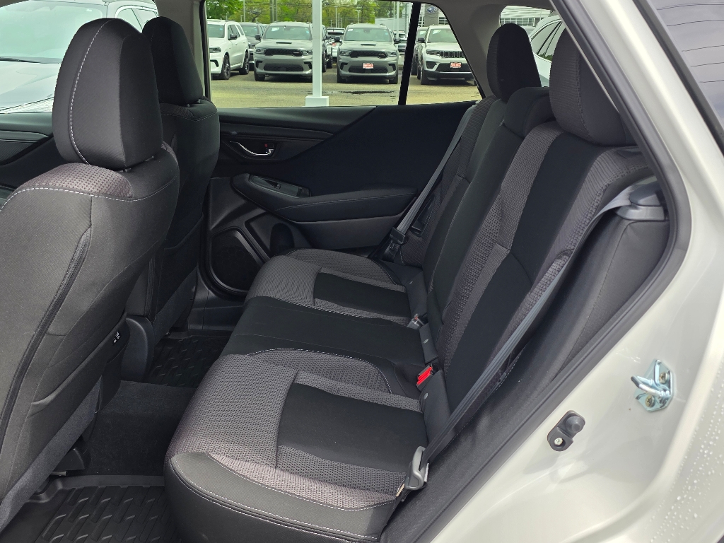2025 Subaru Outback Premium photo 6