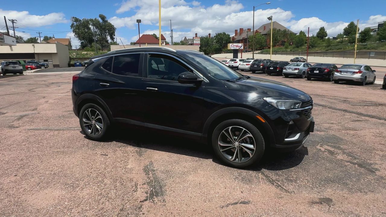 Used 2020 Black Buick SELECT image 1
