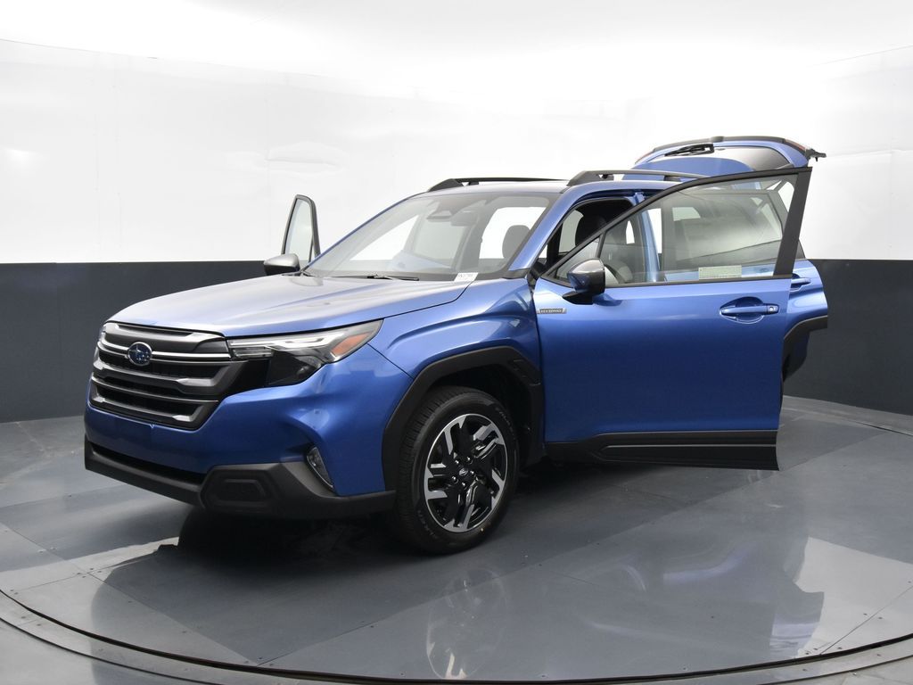 2025 Subaru Forester Premium photo 32