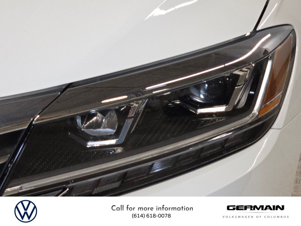 2020 Volkswagen Passat 2.0T SEL photo 7
