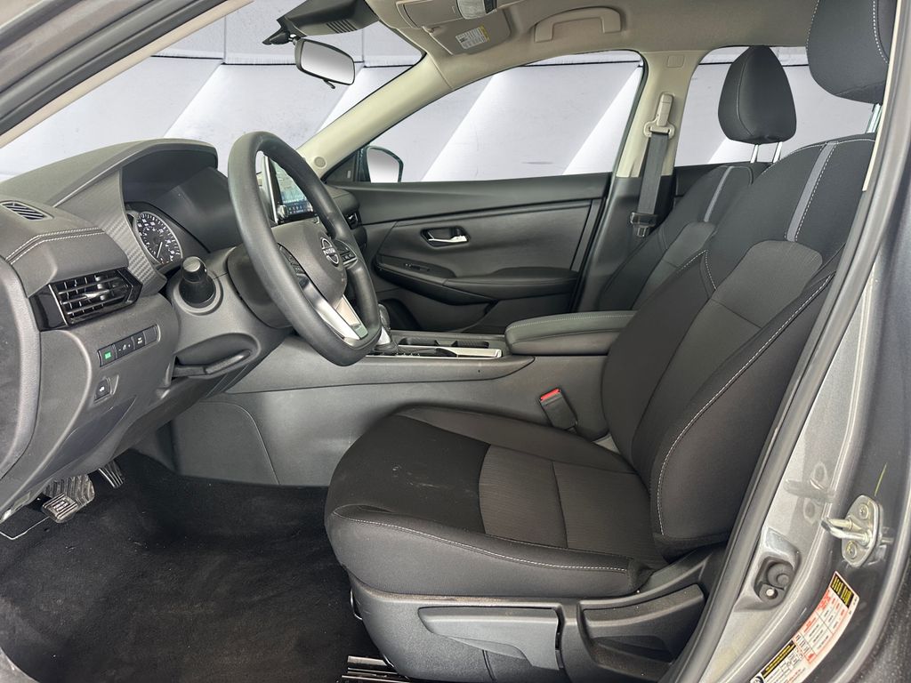 2025 Nissan Sentra SV photo 7