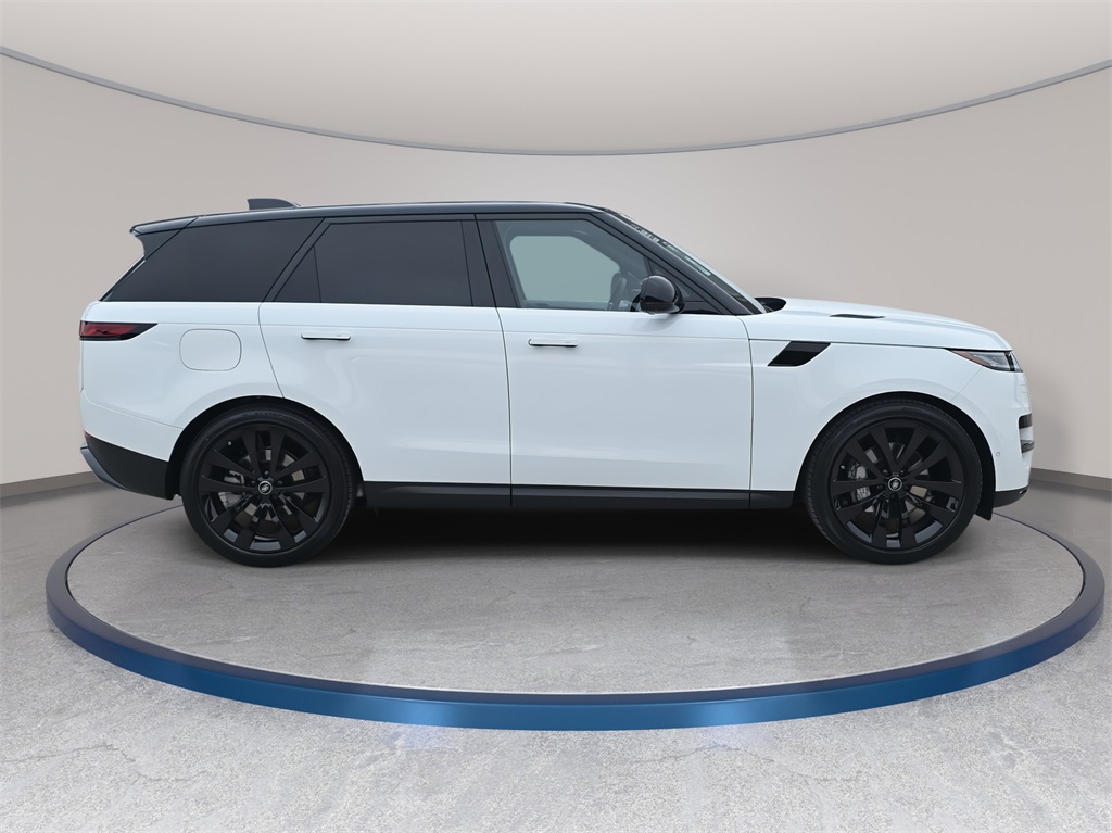 2025 Land Rover Range Rover Sport SE photo 3