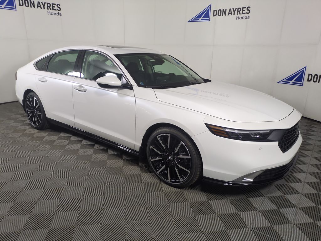 2025 Honda Accord Hybrid Touring photo 7