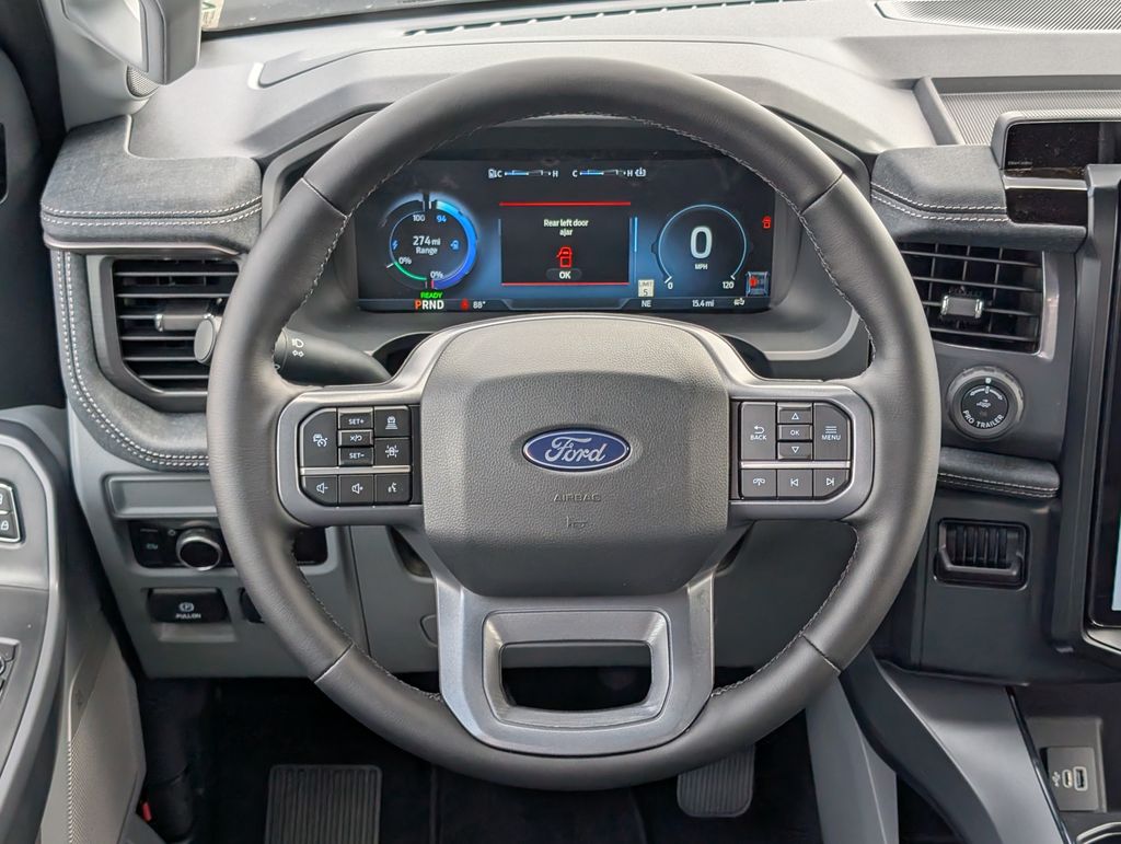 2025 Ford F-150 Lightning photo 8