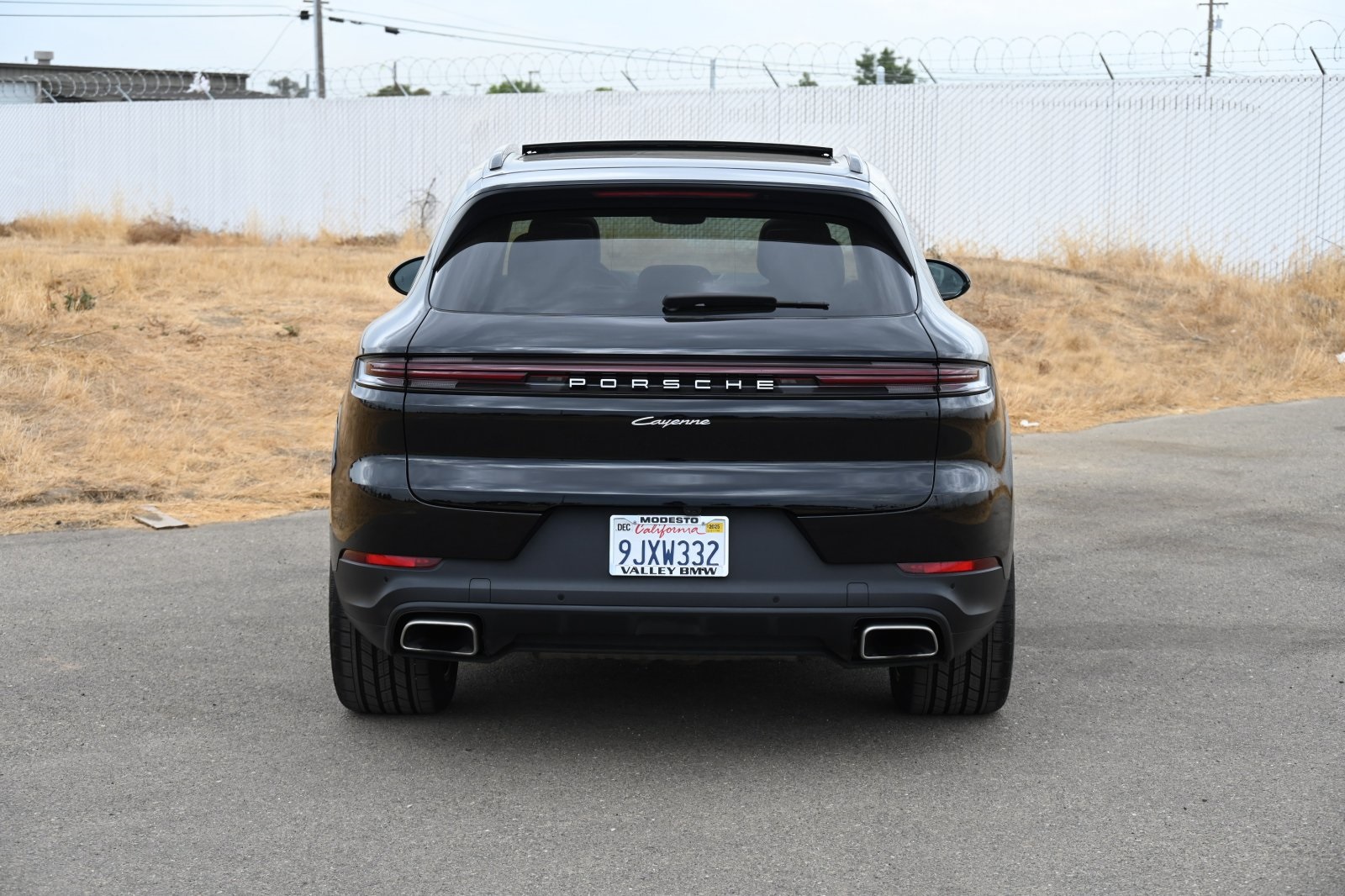 2024 Porsche Cayenne Base photo 3