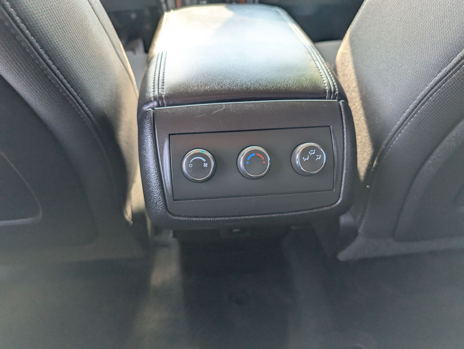 2014 Chevrolet Traverse 1LT photo 22