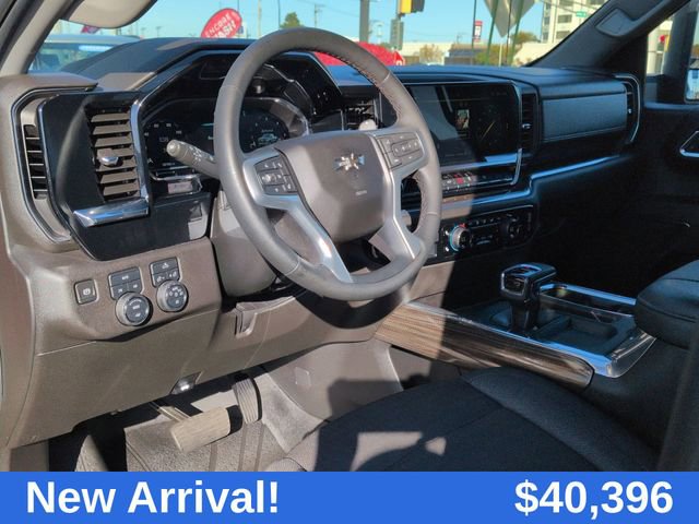 2023 Chevrolet Silverado 1500 RST photo 2