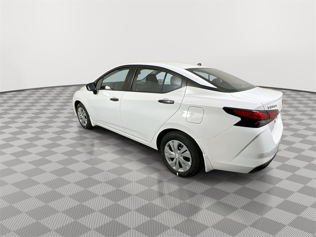 2025 Nissan Versa 1.6 S photo 6