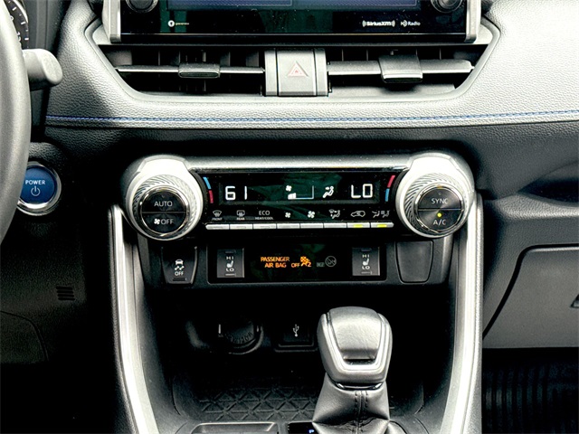 2022 Toyota RAV4 Hybrid SE photo 29
