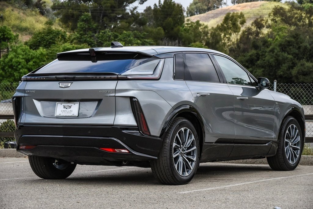 2024 Cadillac Lyriq Sport photo 7