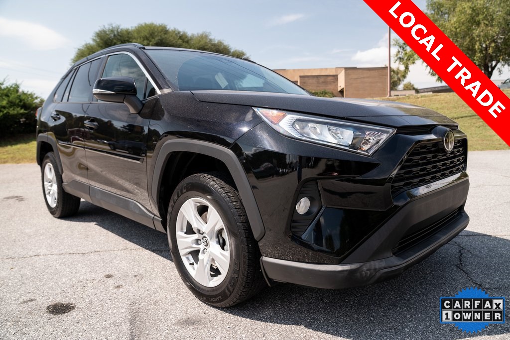 2021 Toyota RAV4 XLE photo 7