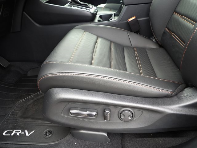 2026 Honda CR-V Hybrid Sport-L photo 17