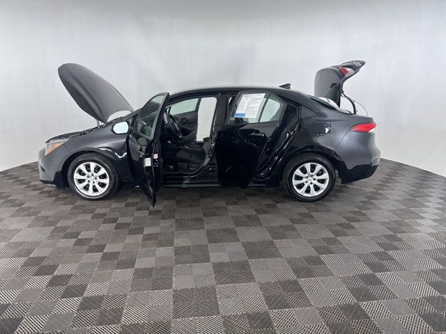 2024 Toyota Corolla LE photo 9