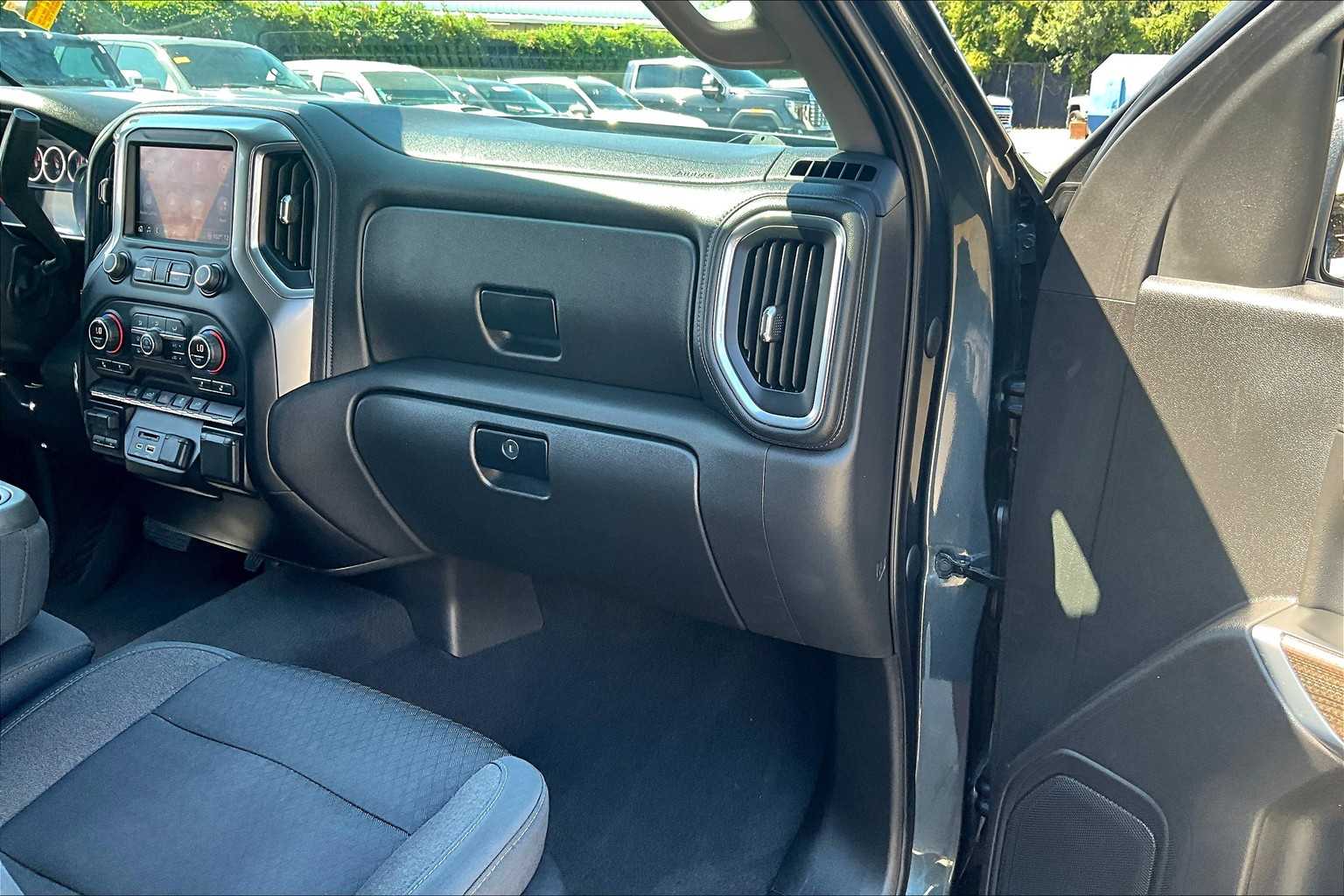 2019 Chevrolet Silverado 1500 LT photo 17