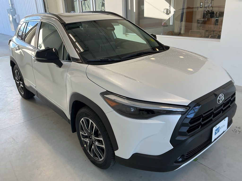 2026 Toyota Corolla Cross XLE's photo