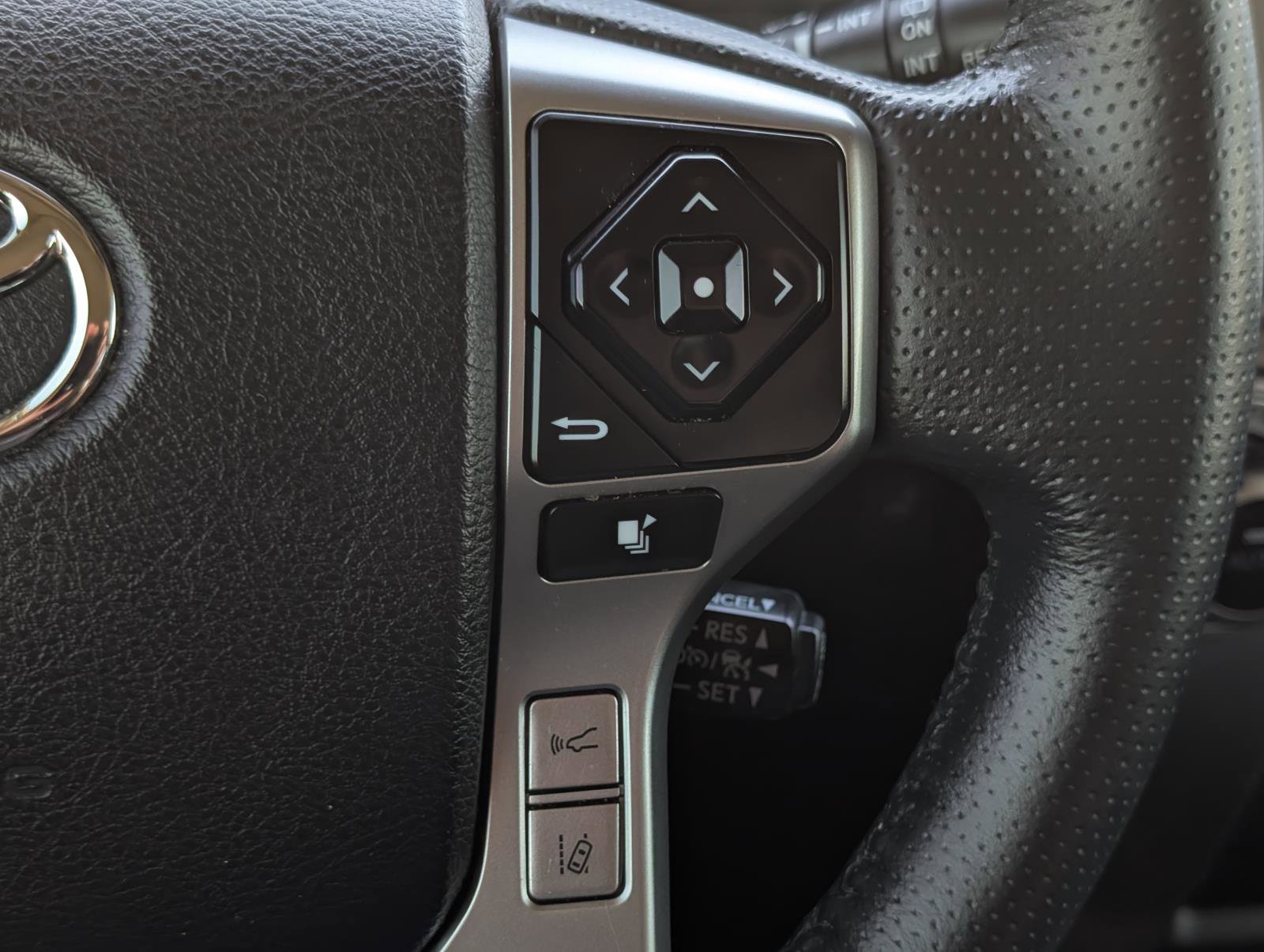 2023 Toyota 4Runner Limited photo 13
