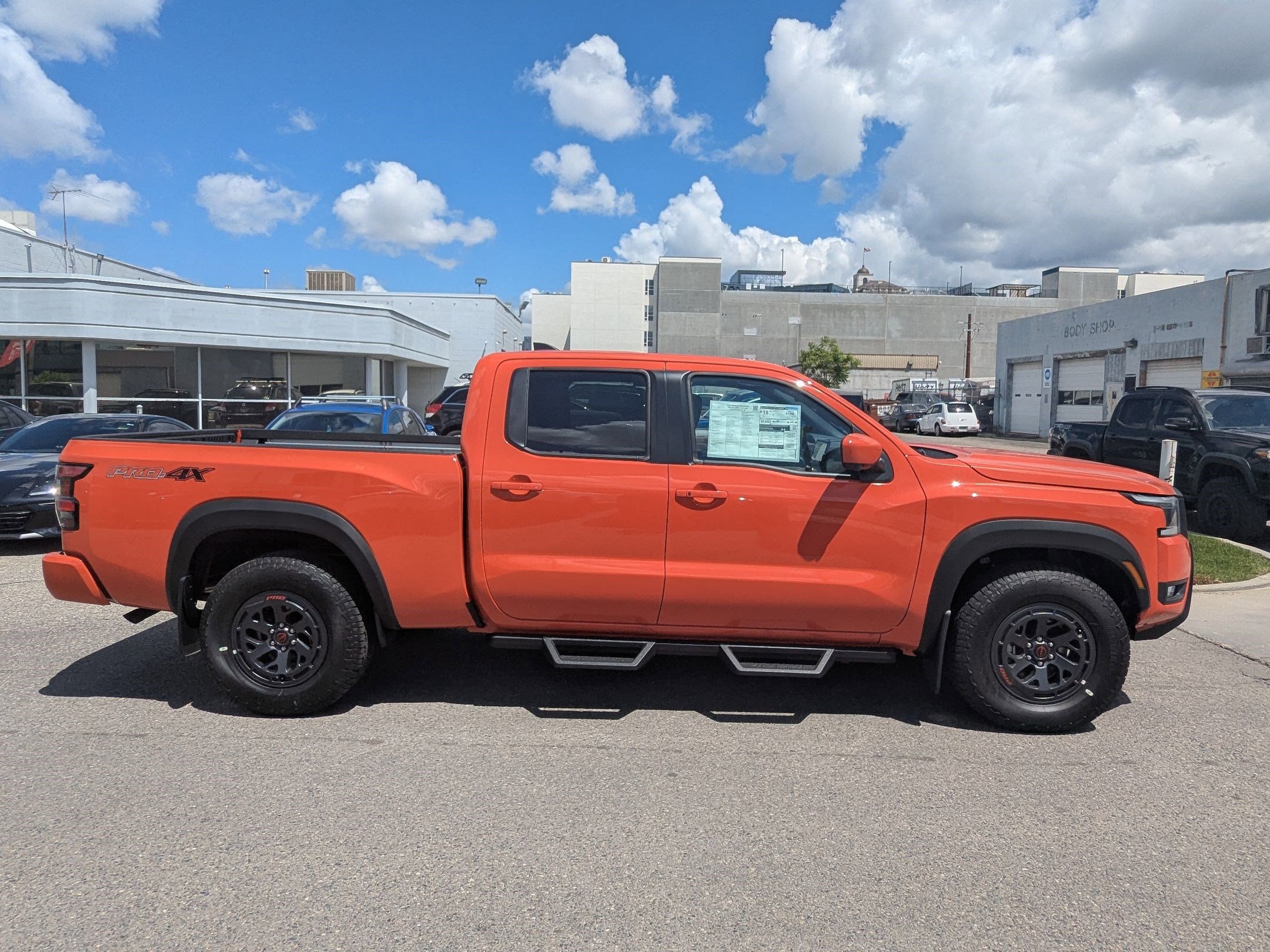 2025 Nissan Frontier Crew Cab PRO-4X photo 2