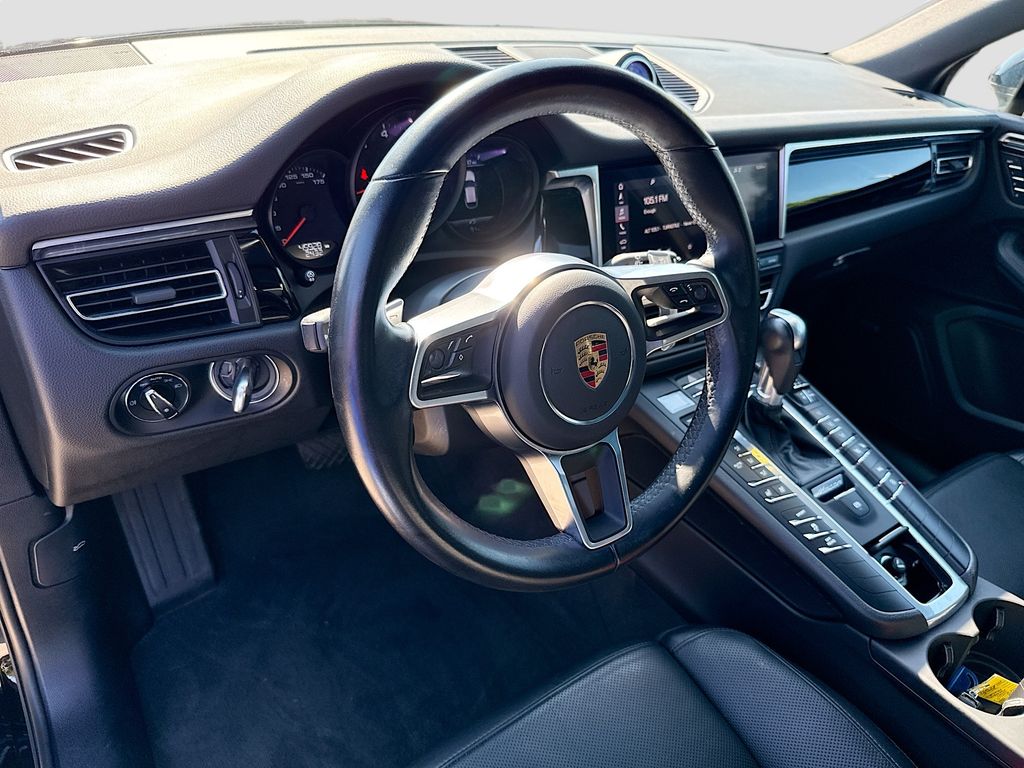 2021 Porsche Macan Base photo 9