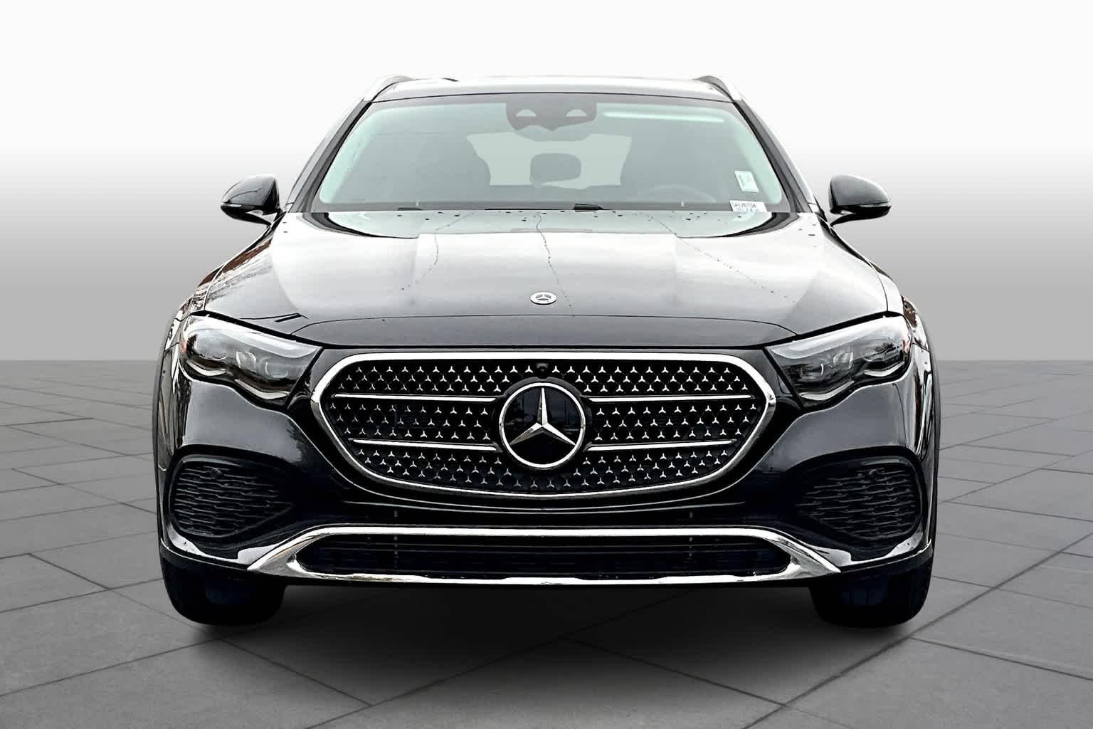 2025 Mercedes Benz E 450 4MATIC Wagon photo 3