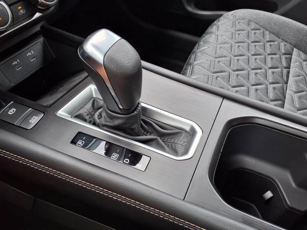 2025 Nissan Kicks SV photo 20