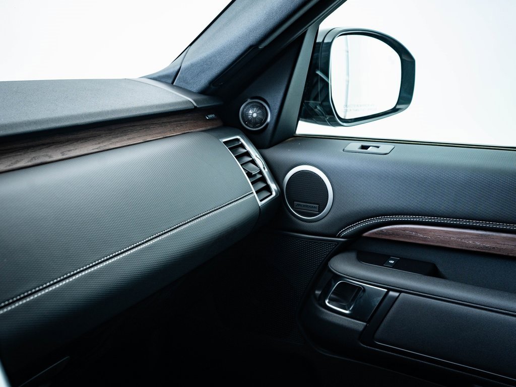 2025 Land Rover Discovery SE photo 34