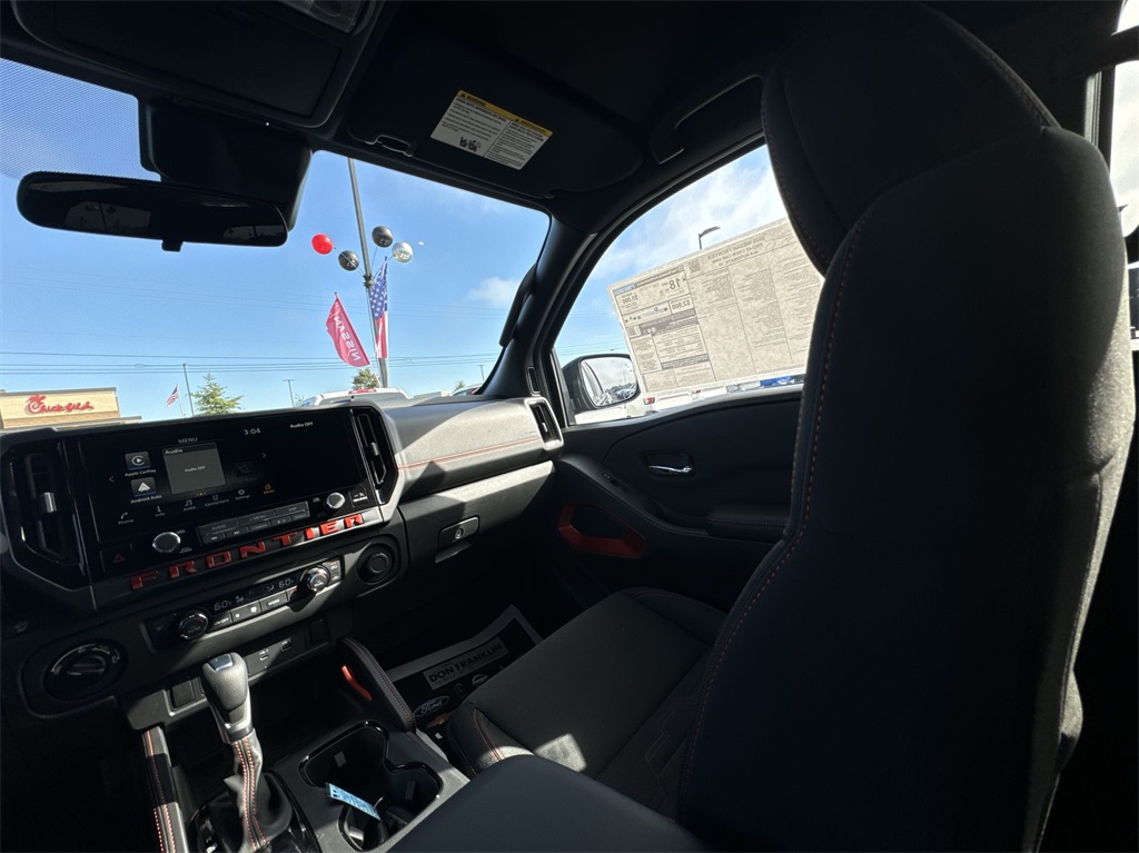 2025 Nissan Frontier PRO-4X photo 11