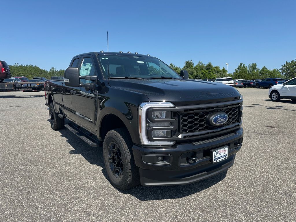 2025 Ford F-250 Super Duty XL's photo