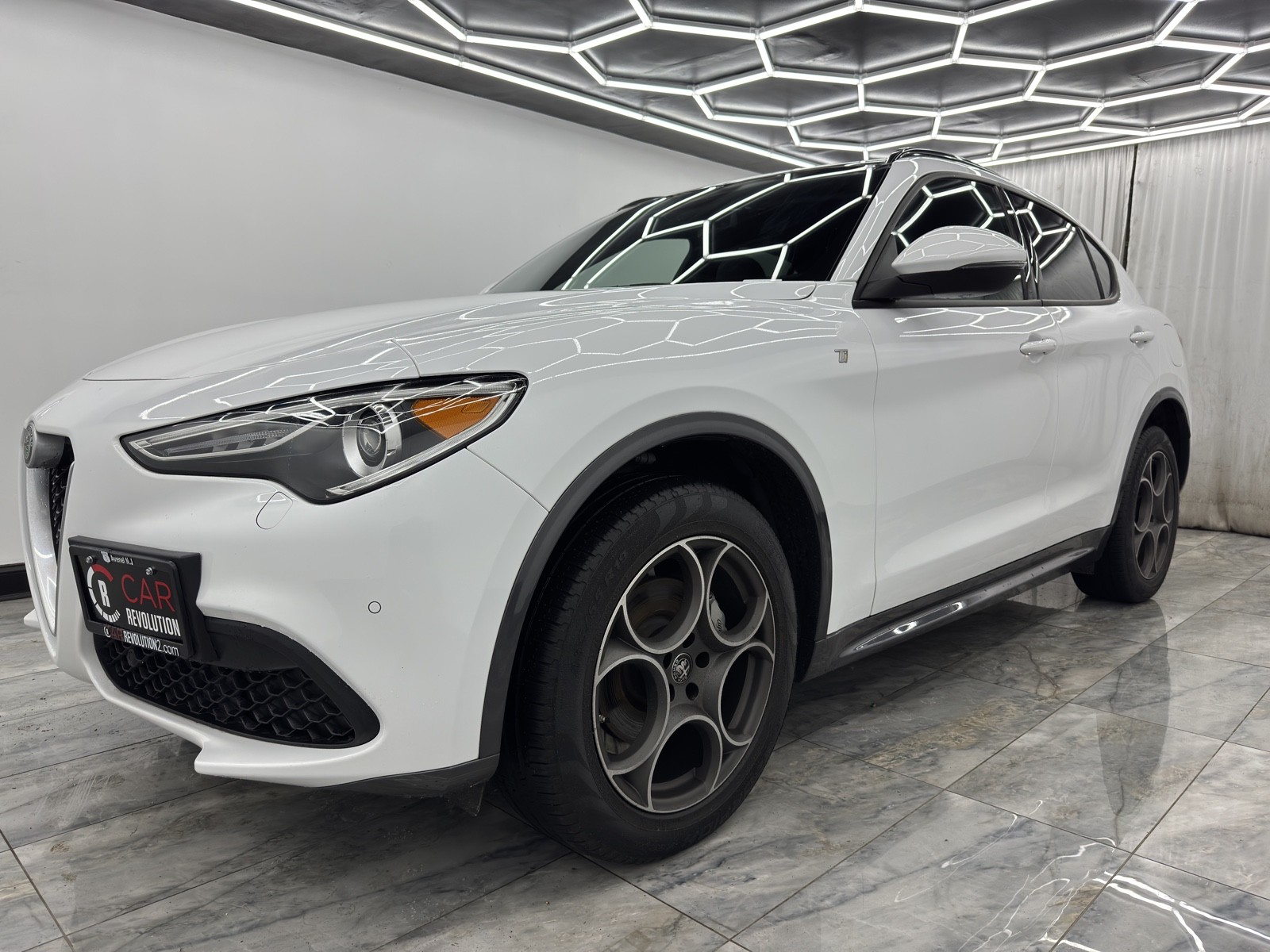 2022 Alfa Romeo Stelvio Ti photo 3